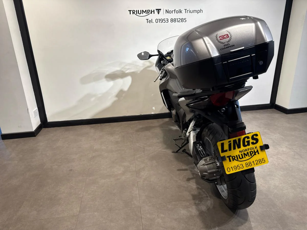 Honda VFR1200F - Image 5