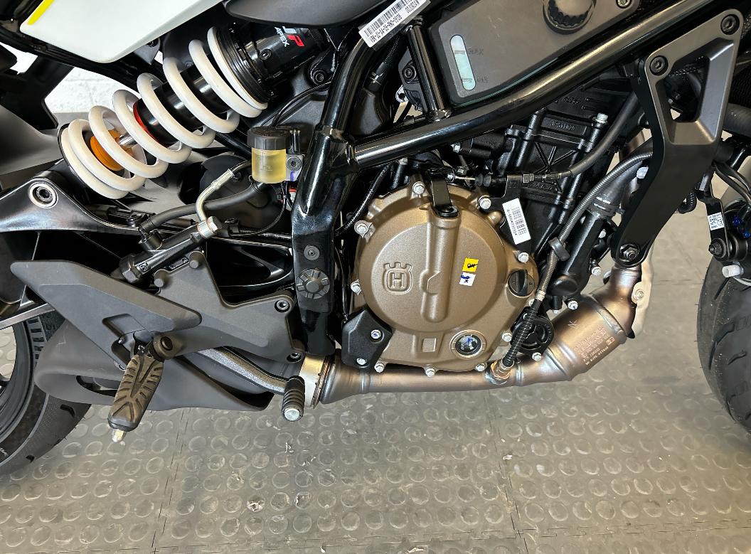 Husqvarna Vitpilen 125 - Image 9