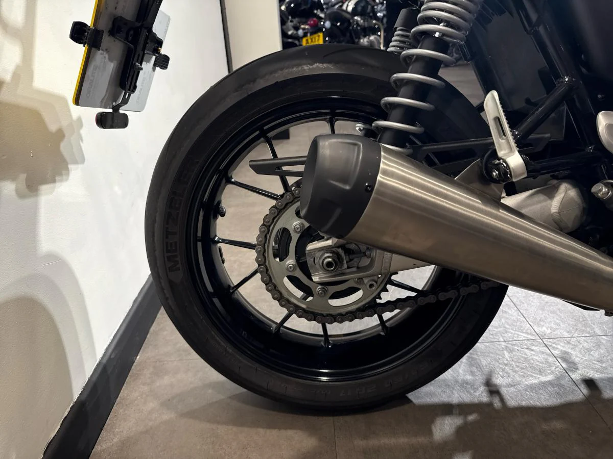 Triumph Speed Twin 1200 - Image 20