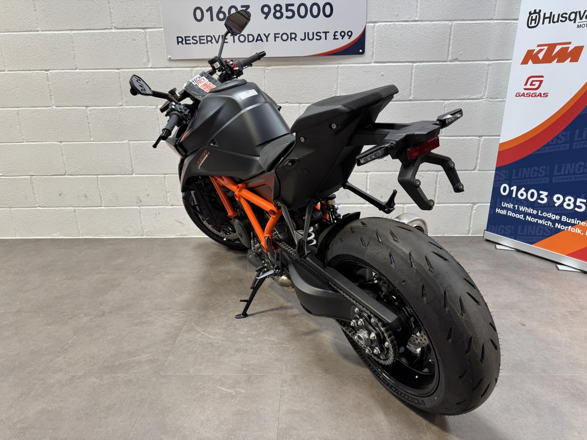 KTM 1390 Superduke R Evo 2024 - Image 11