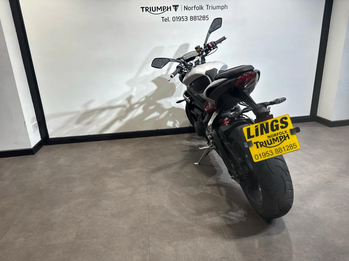 Triumph Street Triple 765 R - Image 5