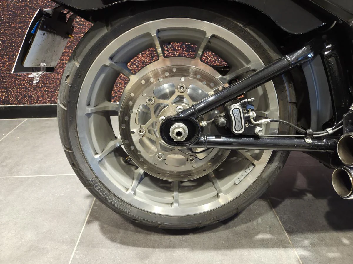Harley-Davidson Softail Fatboy 114 - Image 16