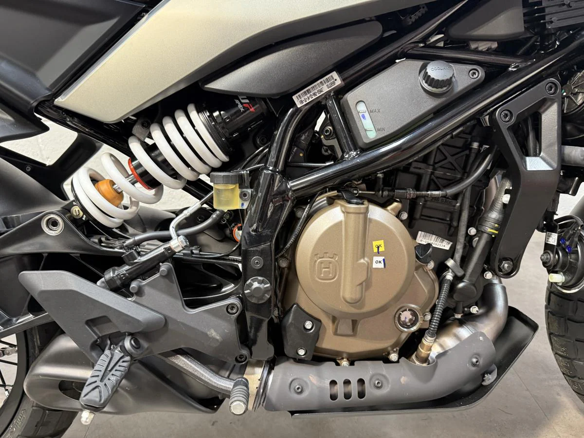 Husqvarna Svartpilen 401 2024 - Image 24