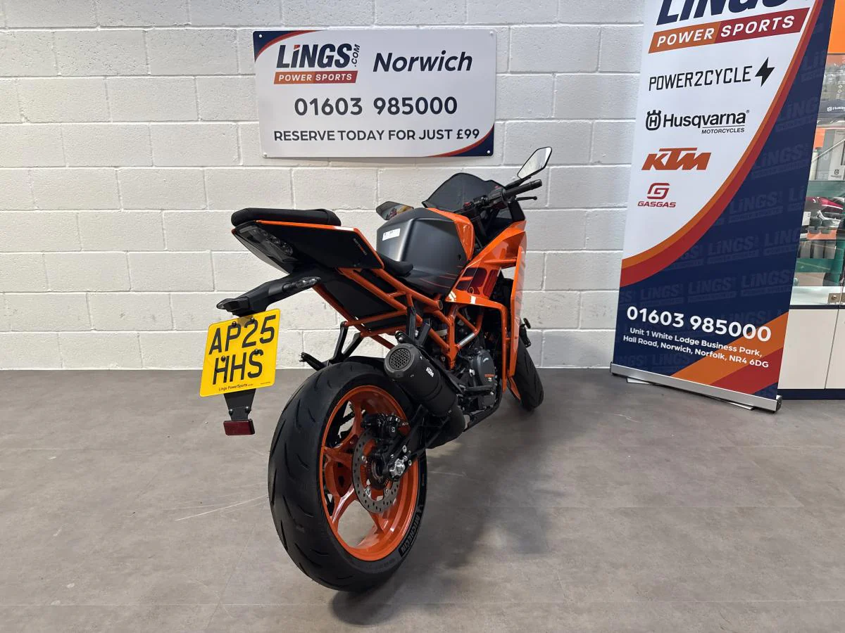 KTM RC 390 - Image 14
