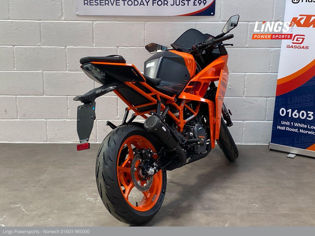 KTM RC 390 - Image 10