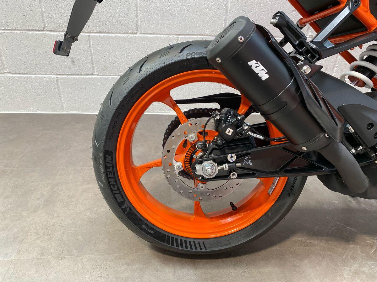 KTM RC 390 - Image 14