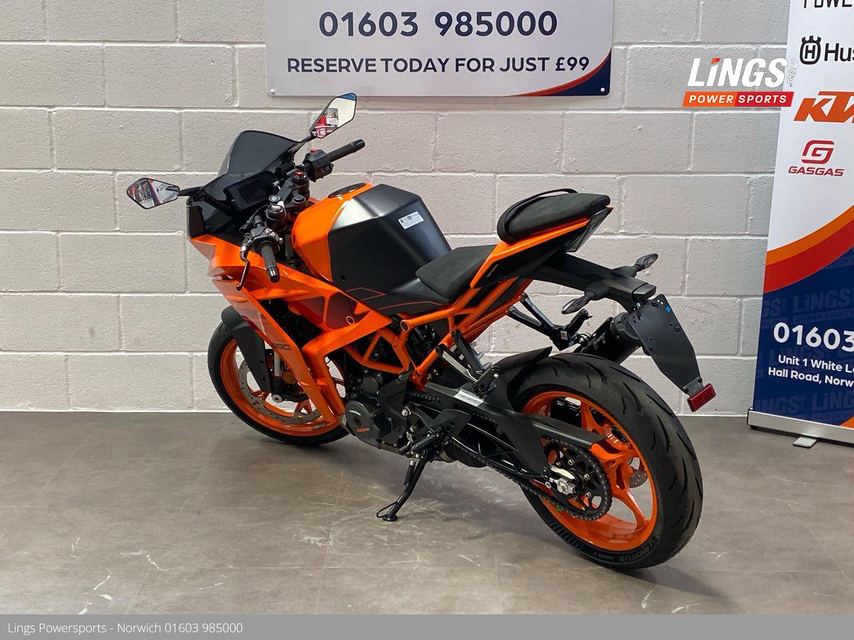 KTM RC 390 - Image 7
