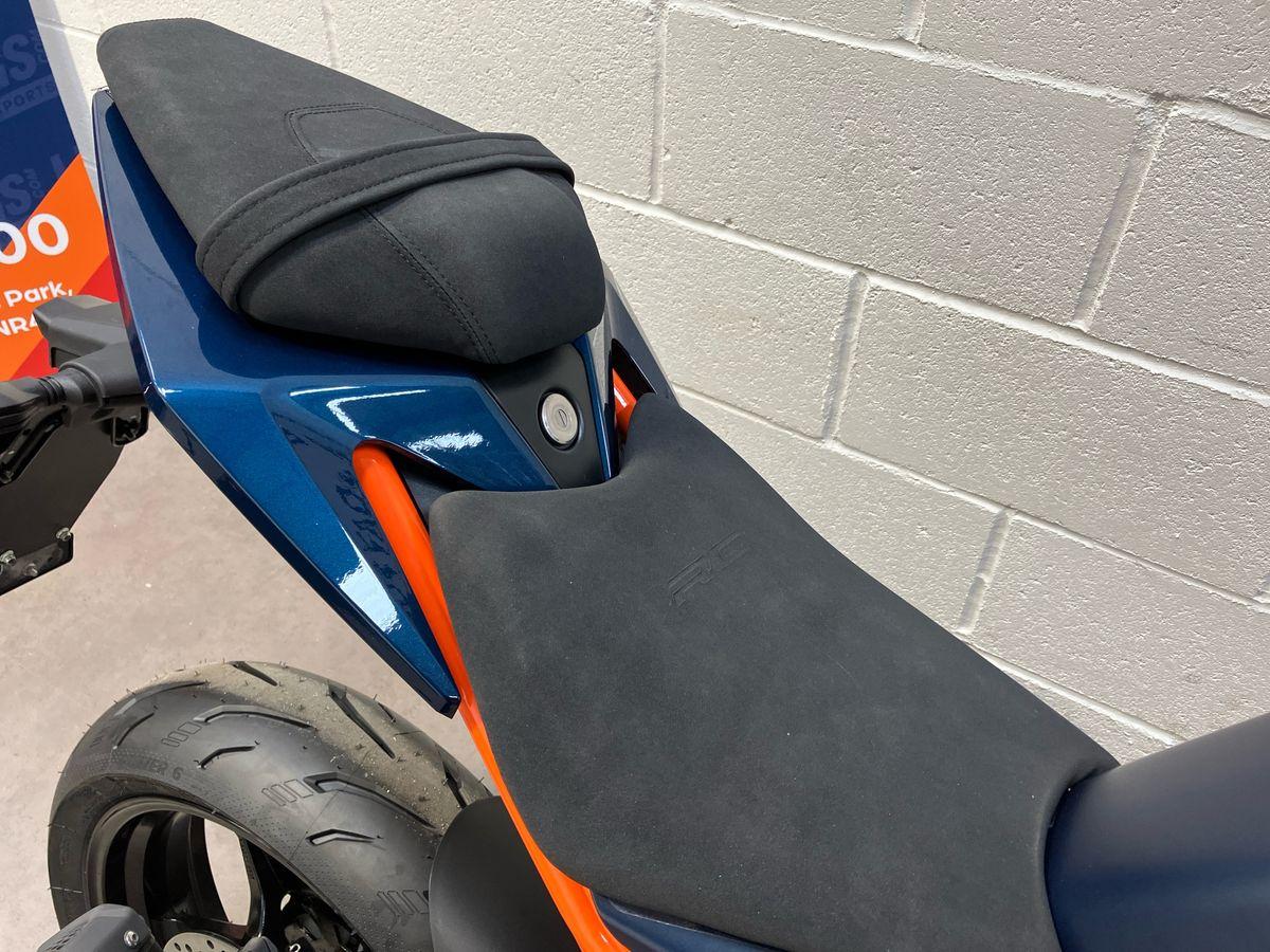 KTM RC 390 - Image 15