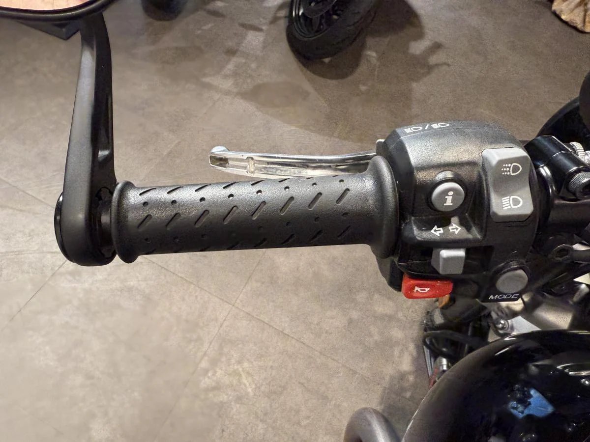 Triumph Speed Twin 1200 - Image 29