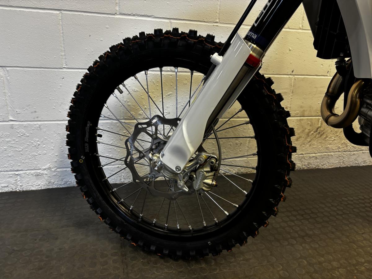 Husqvarna FC 450 2025 - Image 11