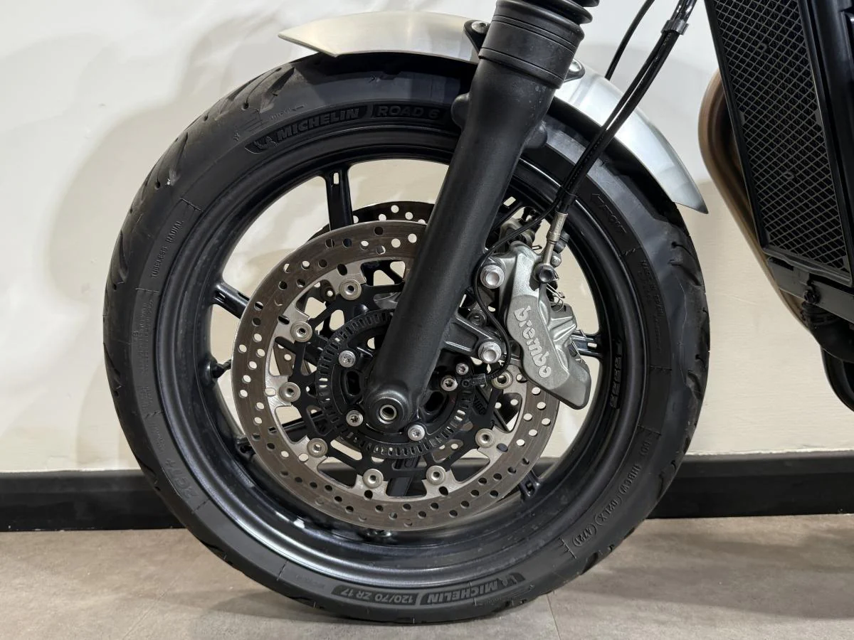 Triumph Speed Twin 1200 - Image 4