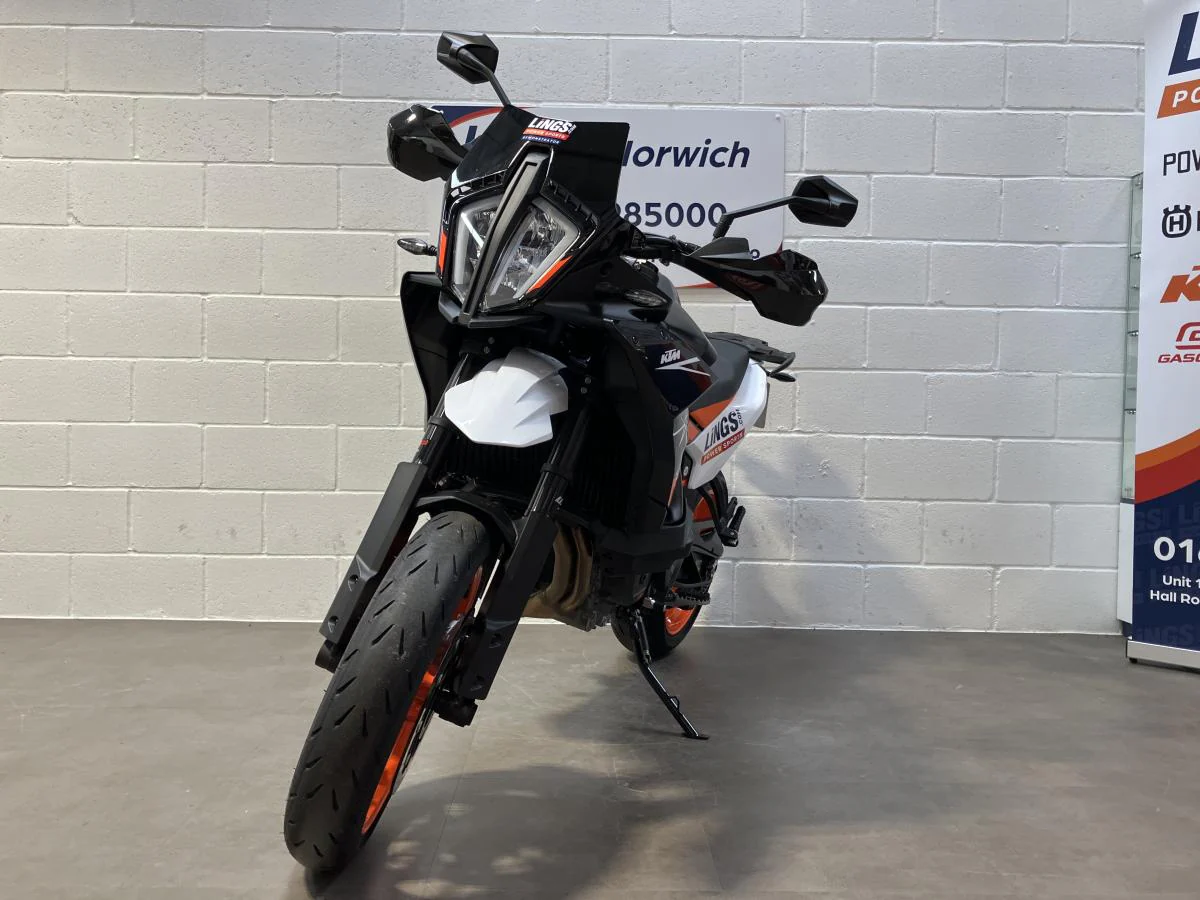 KTM 890 SMT 2024 - Image 5