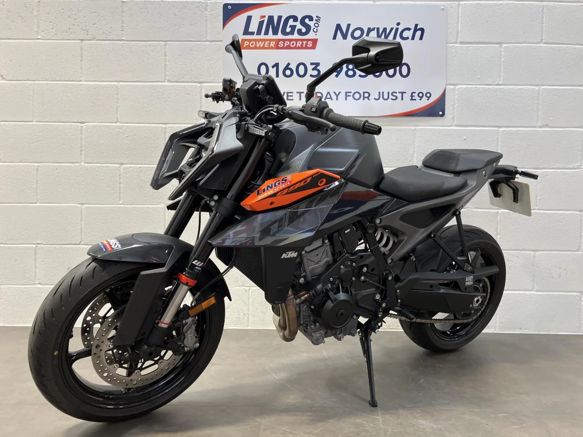 KTM 990 Duke 2024 - Image 6