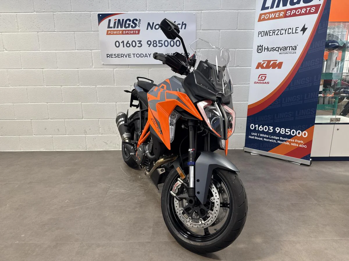 KTM 1290 Super Duke GT - Image 3