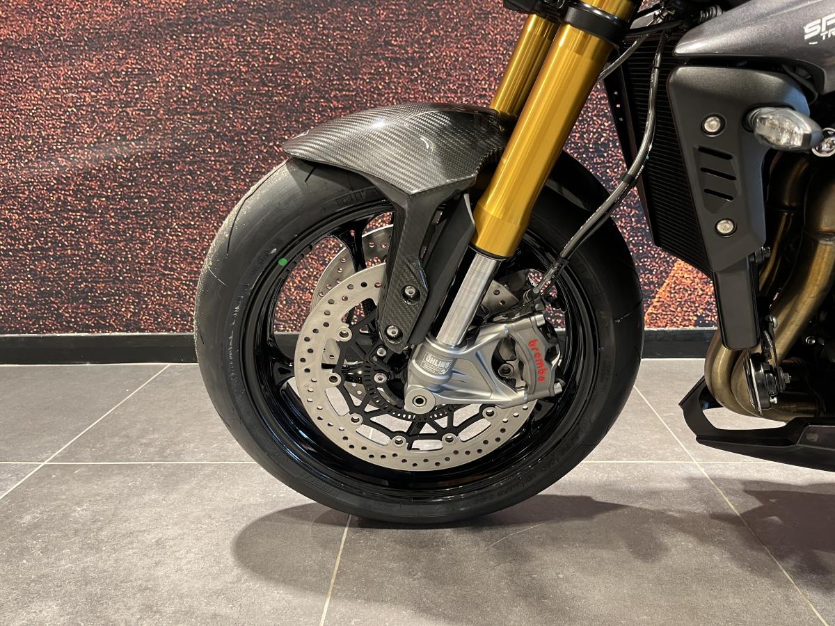 Triumph Speed Triple 1200 RX - Image 13