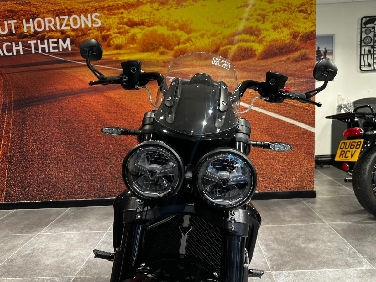 Triumph Rocket III GT Storm - Image 18