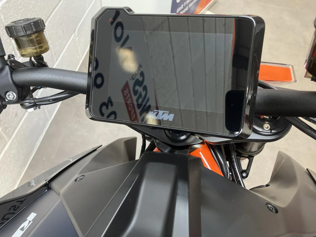 KTM 1290 SUPER DUKE R - Image 23