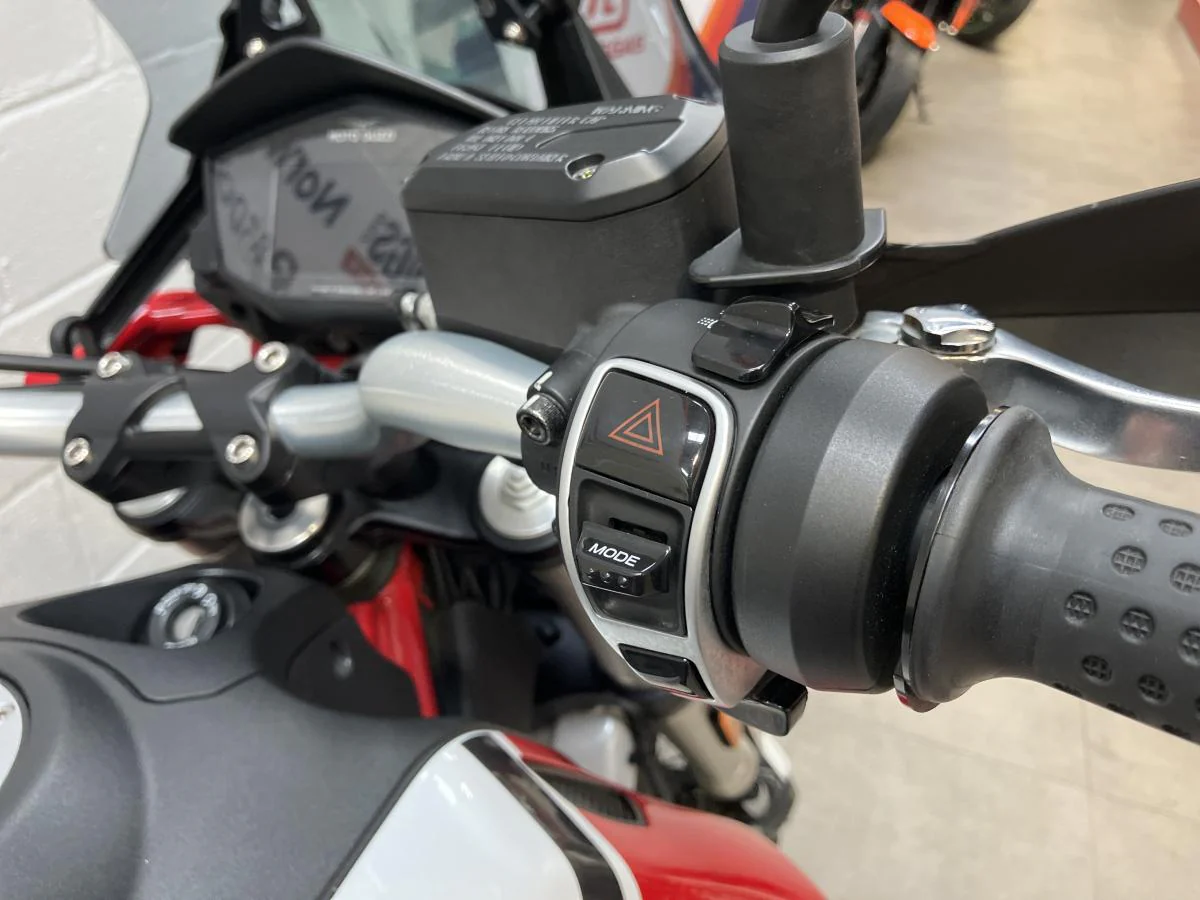 Moto Guzzi V85 TT - Image 23