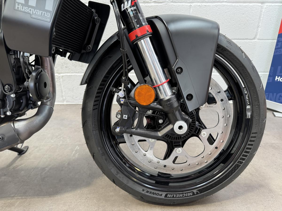 Husqvarna Vitpilen 401 - Image 21