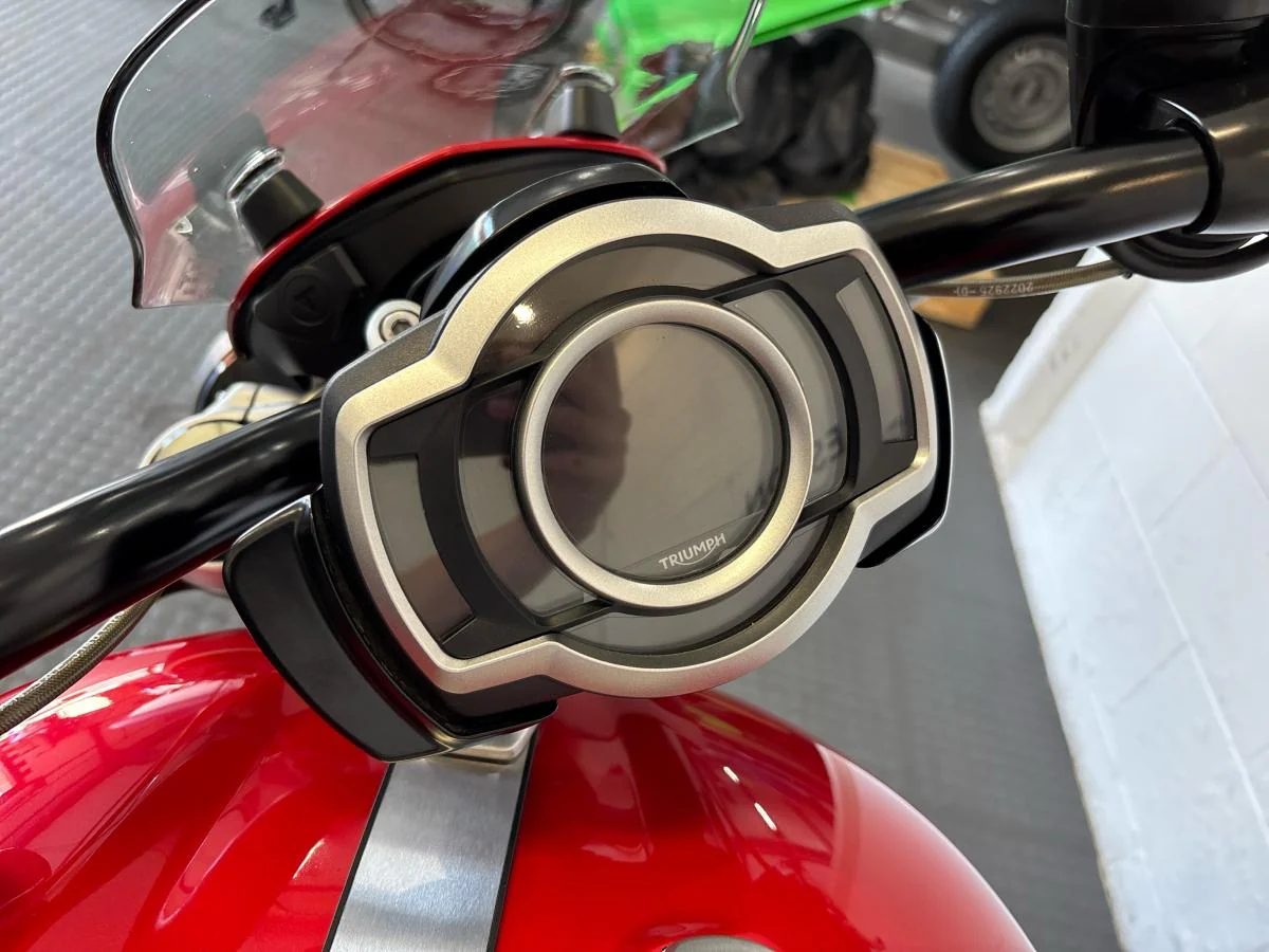 Triumph Rocket 3 R - Image 18