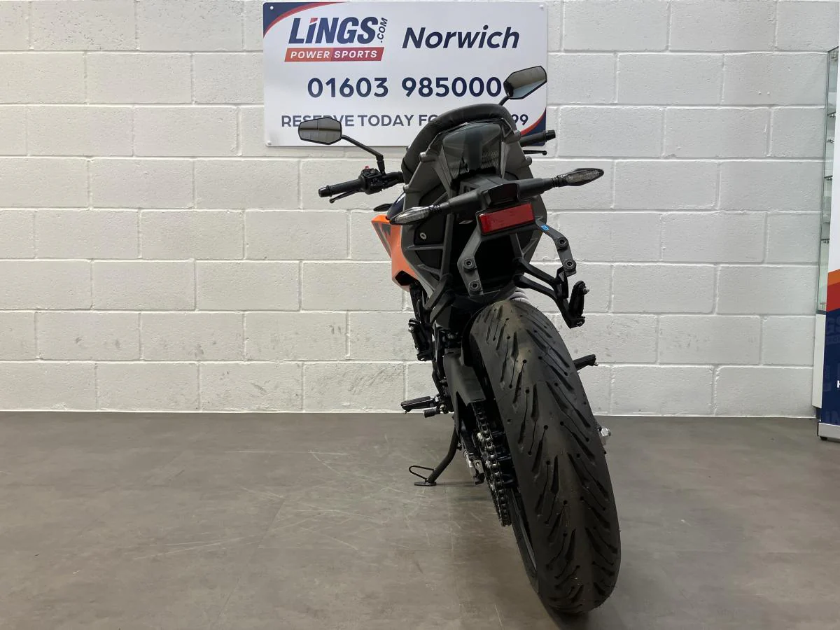 KTM 125 Duke - Image 10