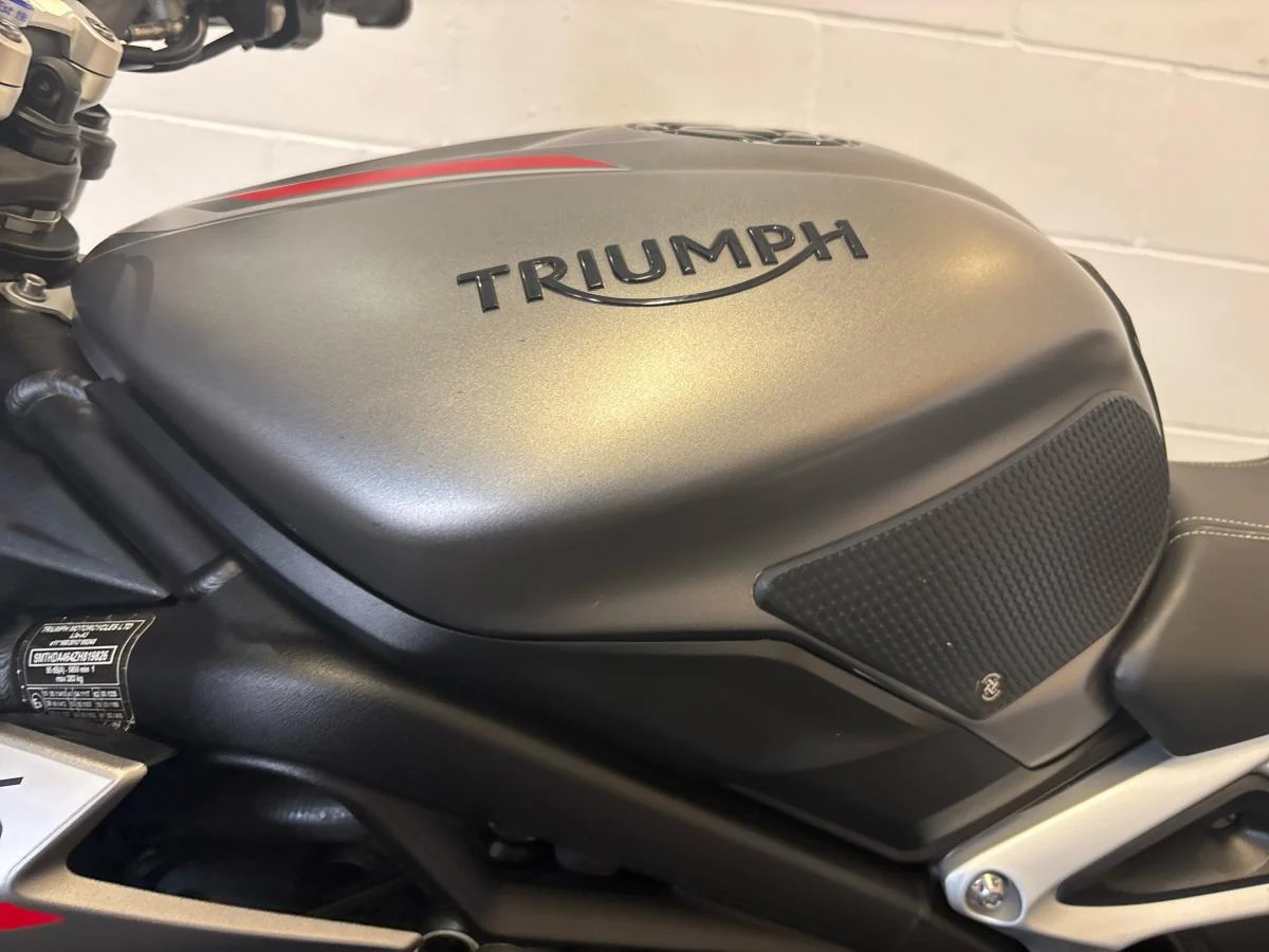 Triumph Street Triple RS - Image 9