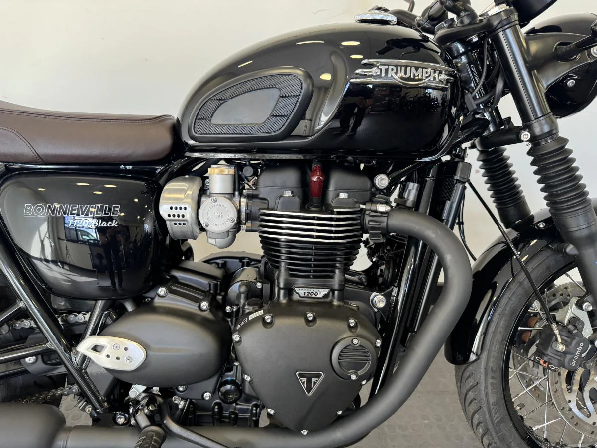 Triumph Bonneville T120 Black - Image 14