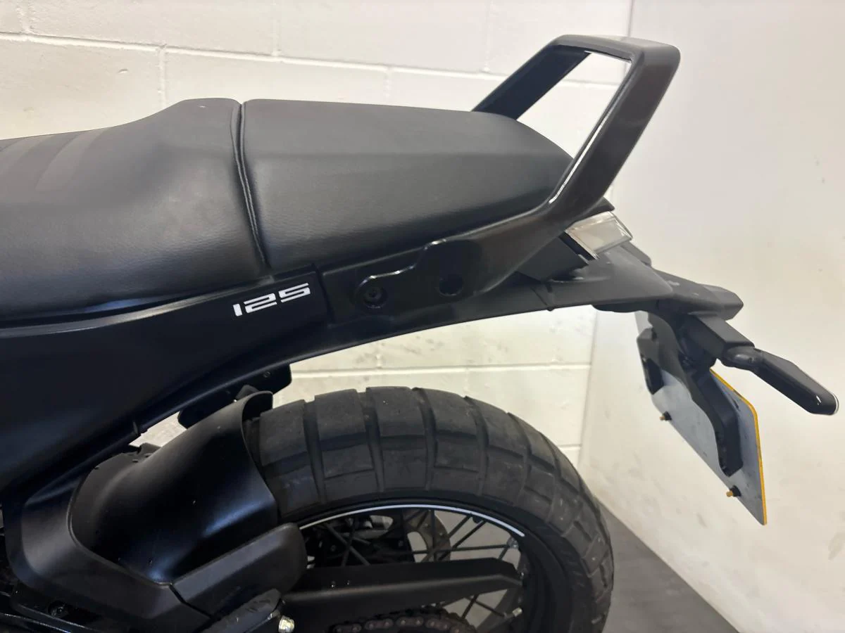 Husqvarna Svartpilen 125 2024 - Image 15