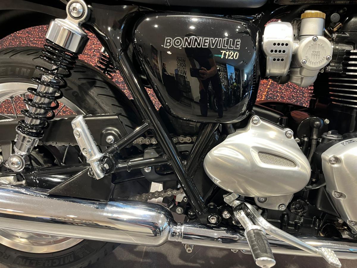TRIUMPH BONNEVILLE T120 - Image 19