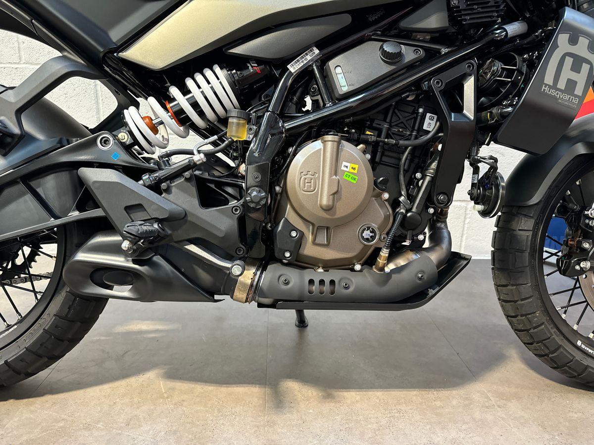 Husqvarna Svartpilen 401 - Image 14