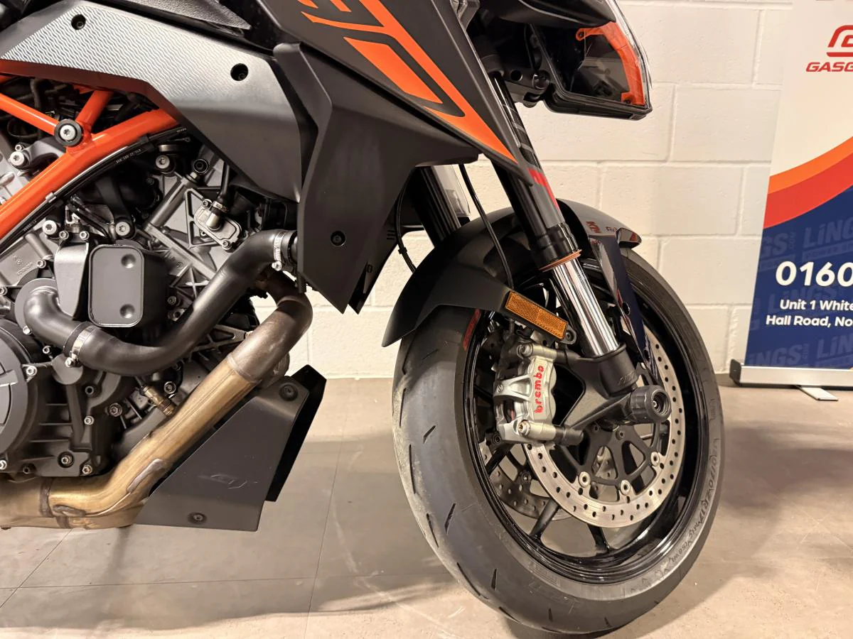 KTM 1290 Super Duke GT 2021 - Image 17