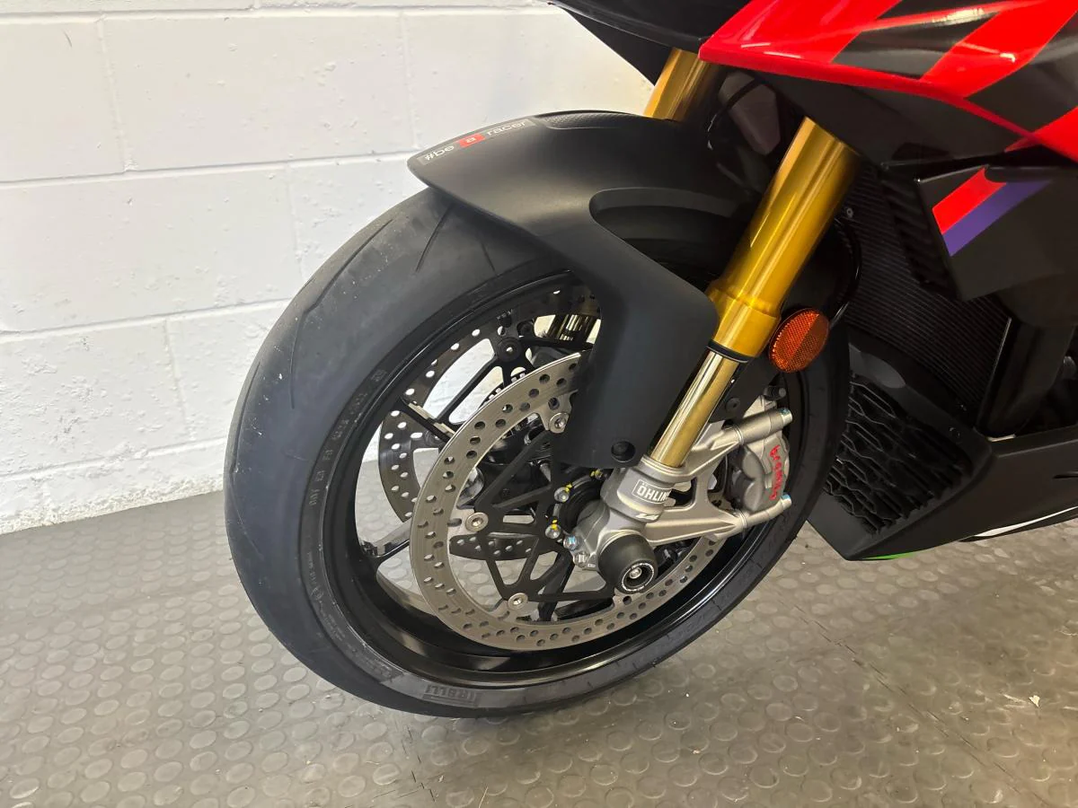 Aprilia Tuono V4 1100 Factory - Image 12