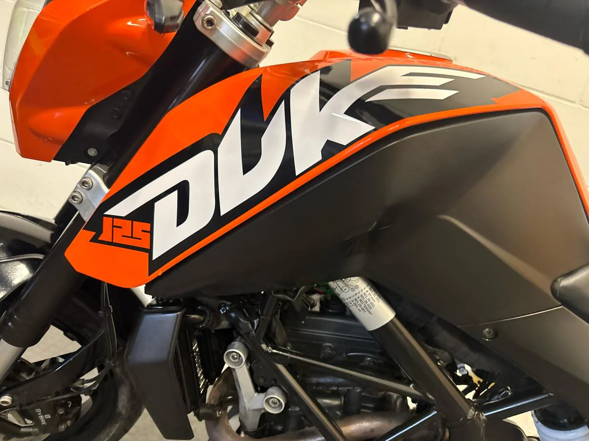 KTM 125 Duke 2016 - Image 13