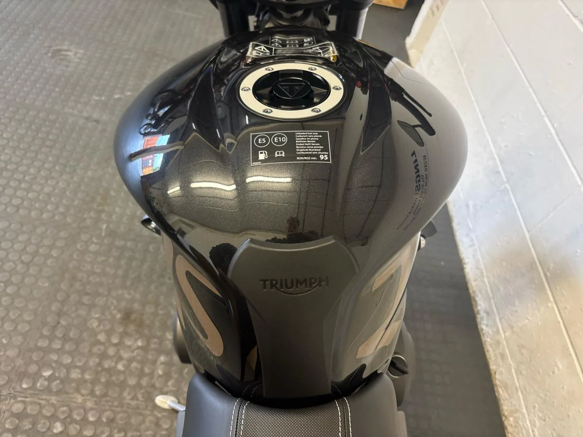 Triumph Street Triple RS - Image 20