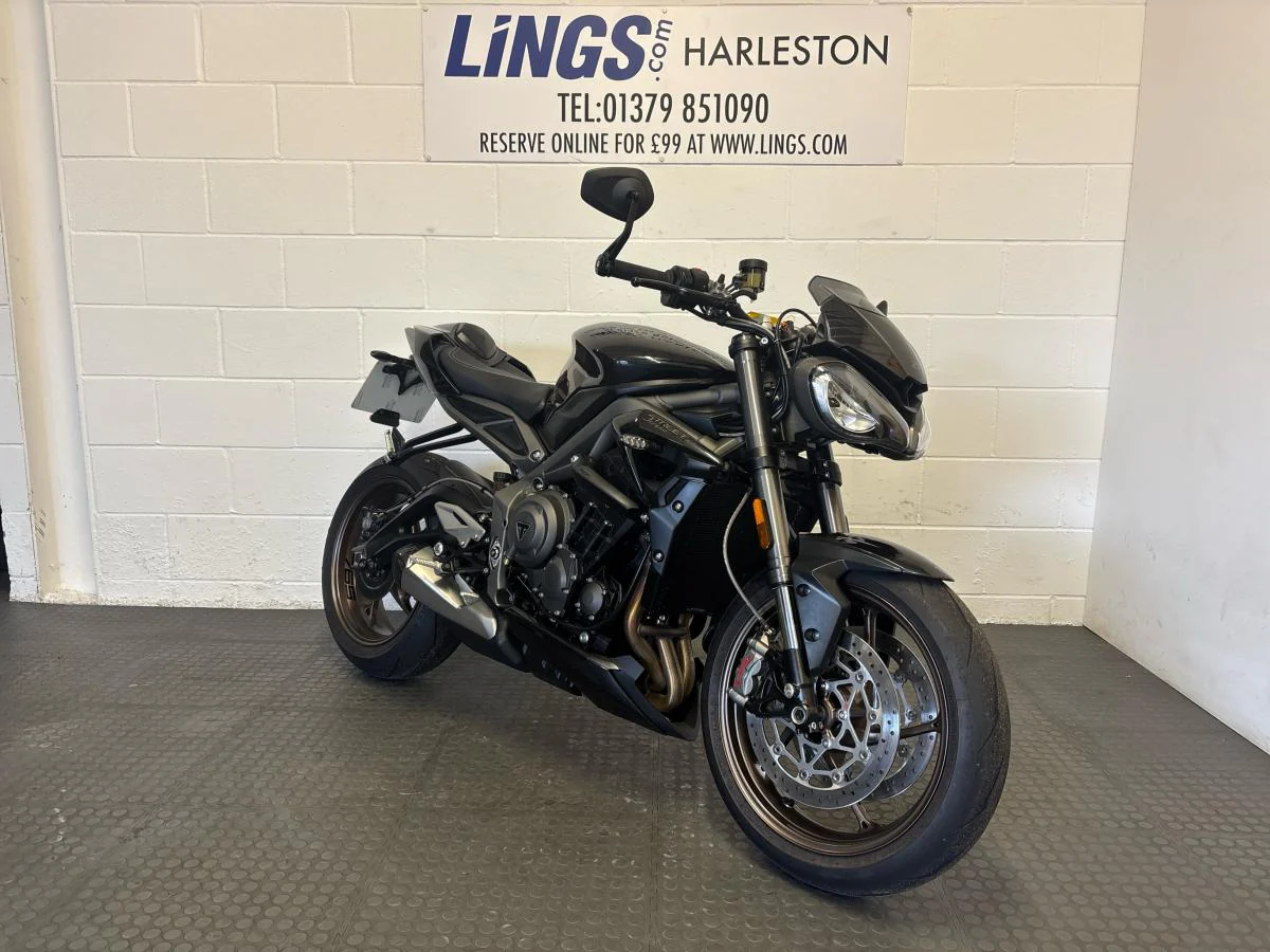 Triumph Street Triple RS - Image 23
