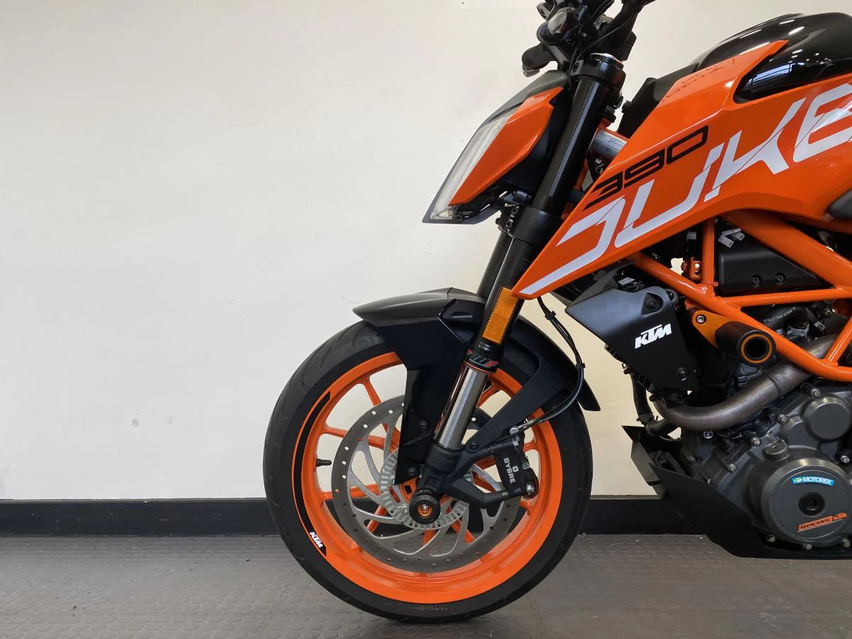 KTM 390 Duke - Image 9