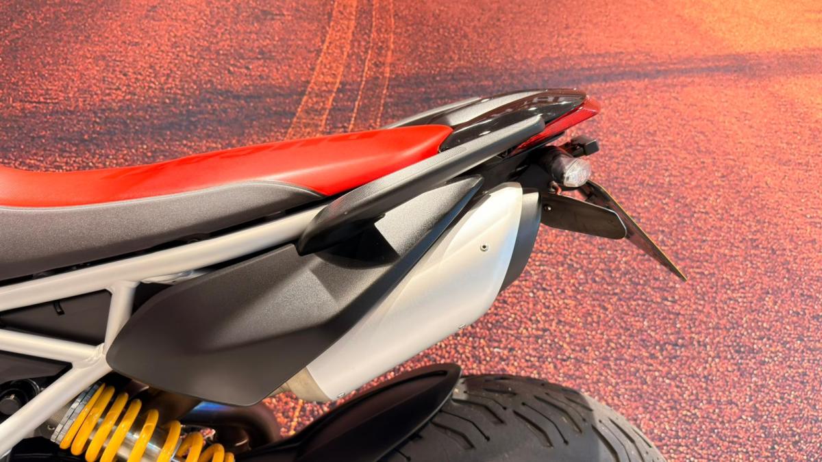 Ducati HYPERMOTARD 950 RVE - Image 12