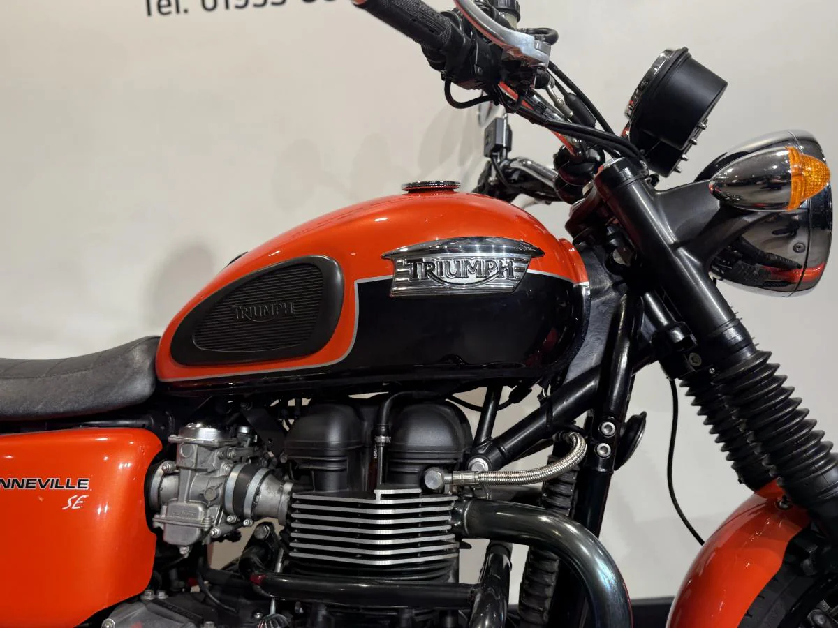 Triumph Bonneville 865 SE - Image 16