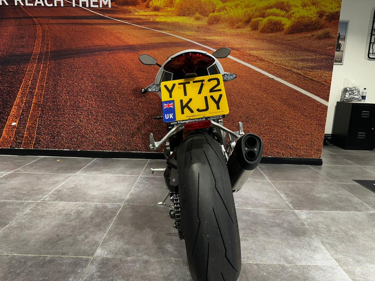 Triumph SPEED TRIPLE 1200 RR - Image 20