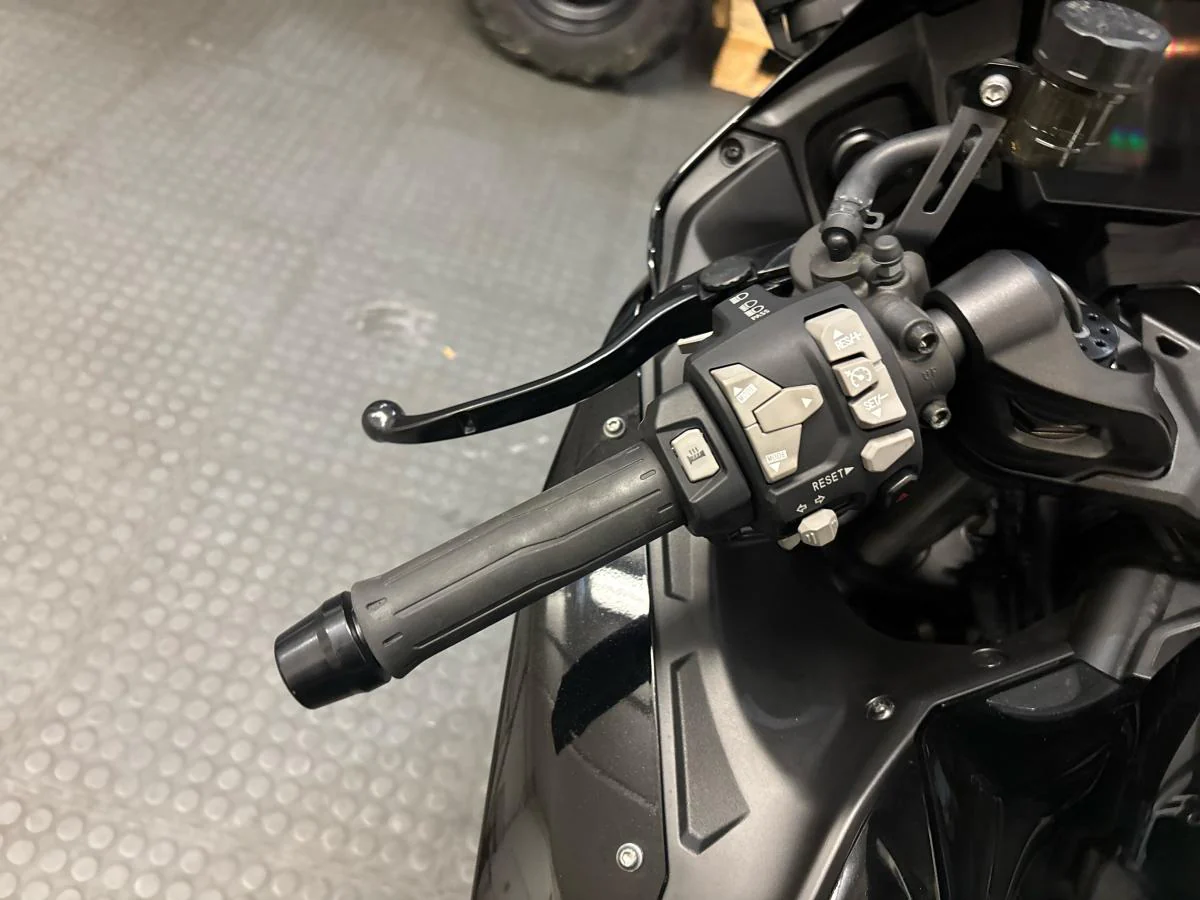 Kawasaki Ninja H2 SX Performance - Image 17