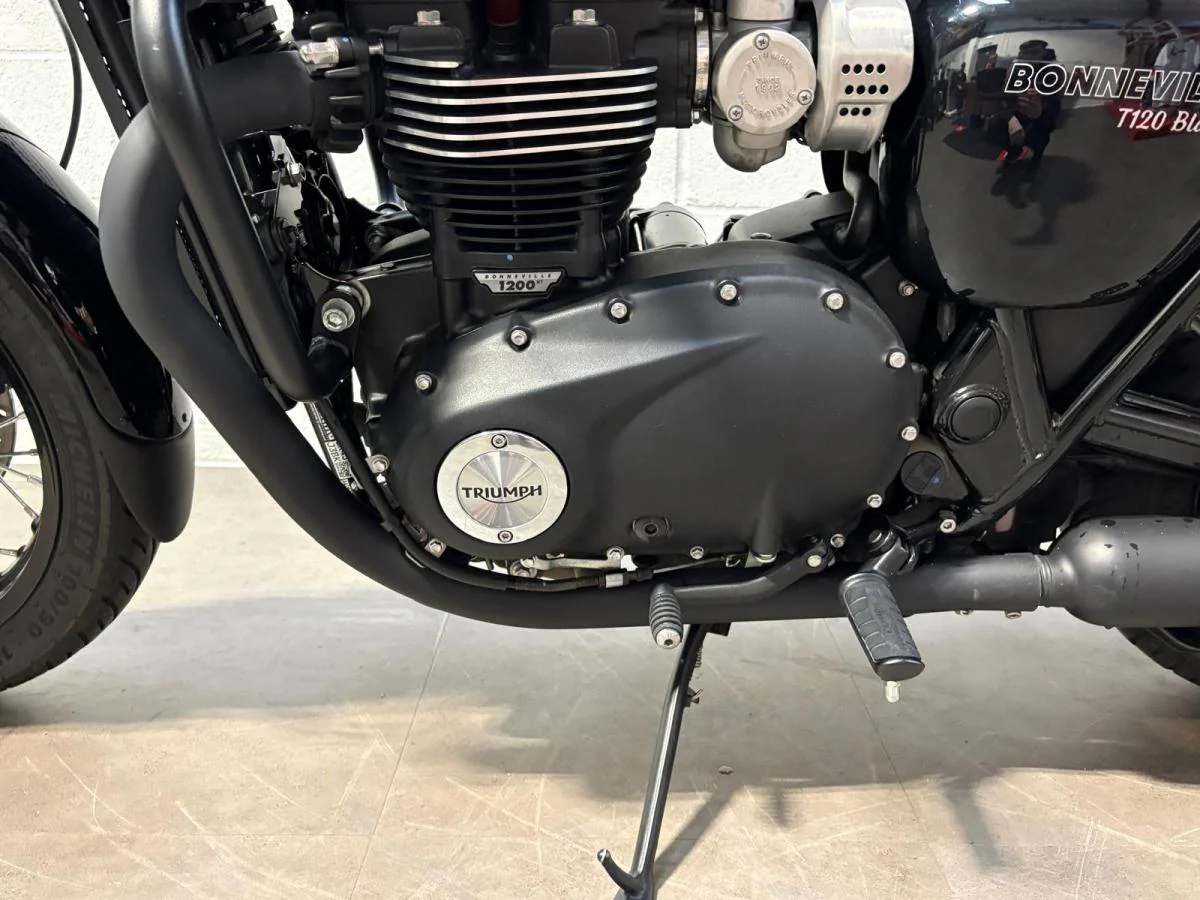 Triumph Bonneville T120 Black - Image 21