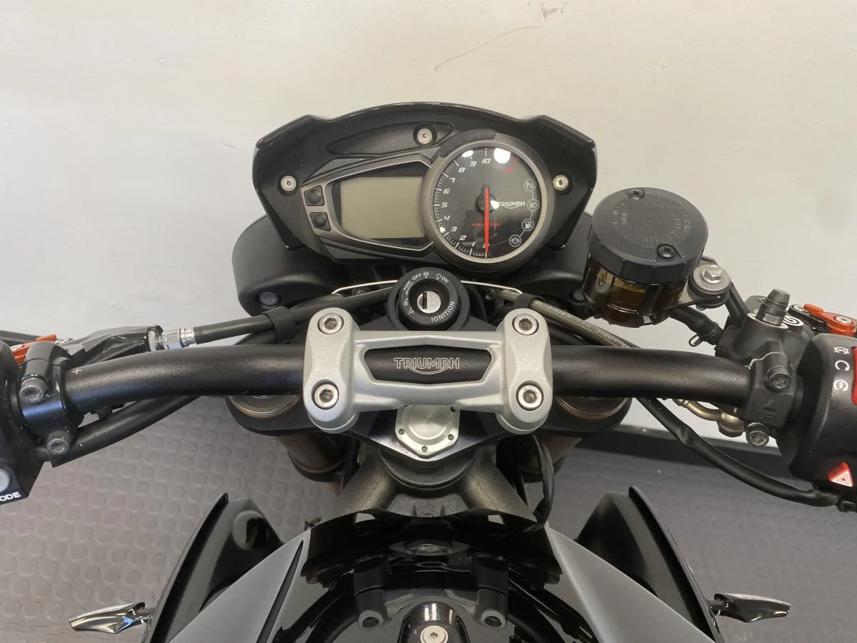 Triumph Speed Triple 1050 S - Image 18