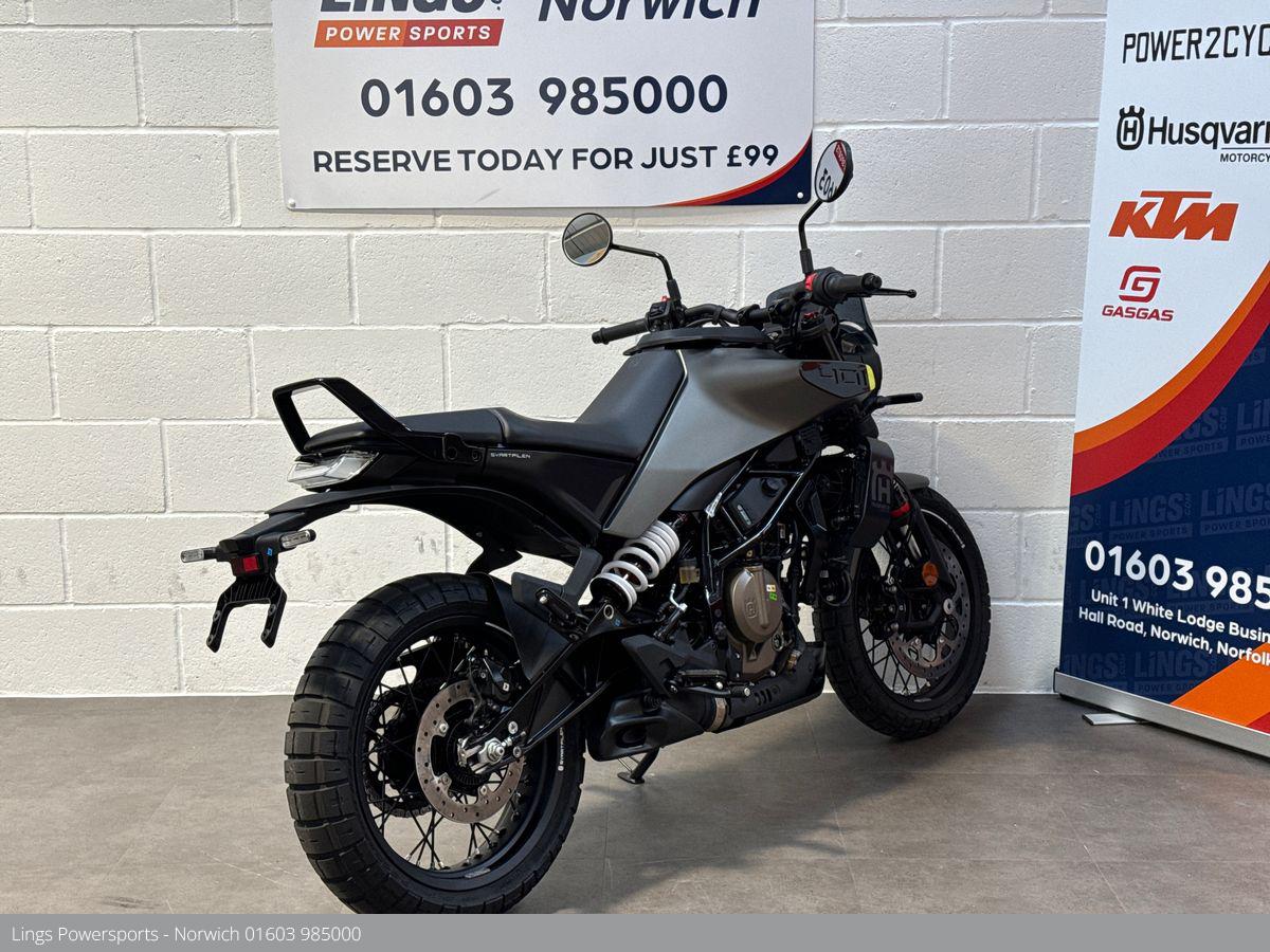 Husqvarna Svartpilen 401 2024 - Image 10