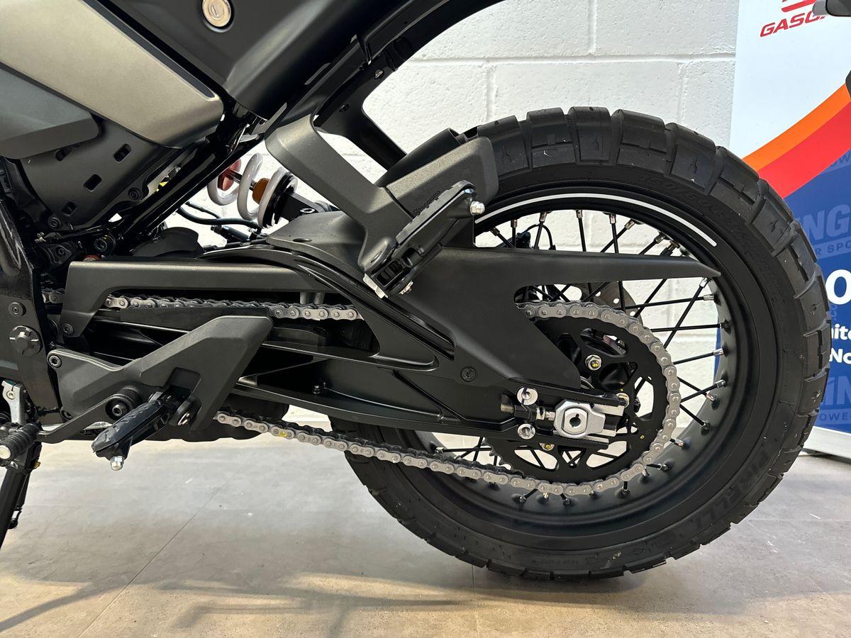 Husqvarna Svartpilen 401 2024 - Image 25
