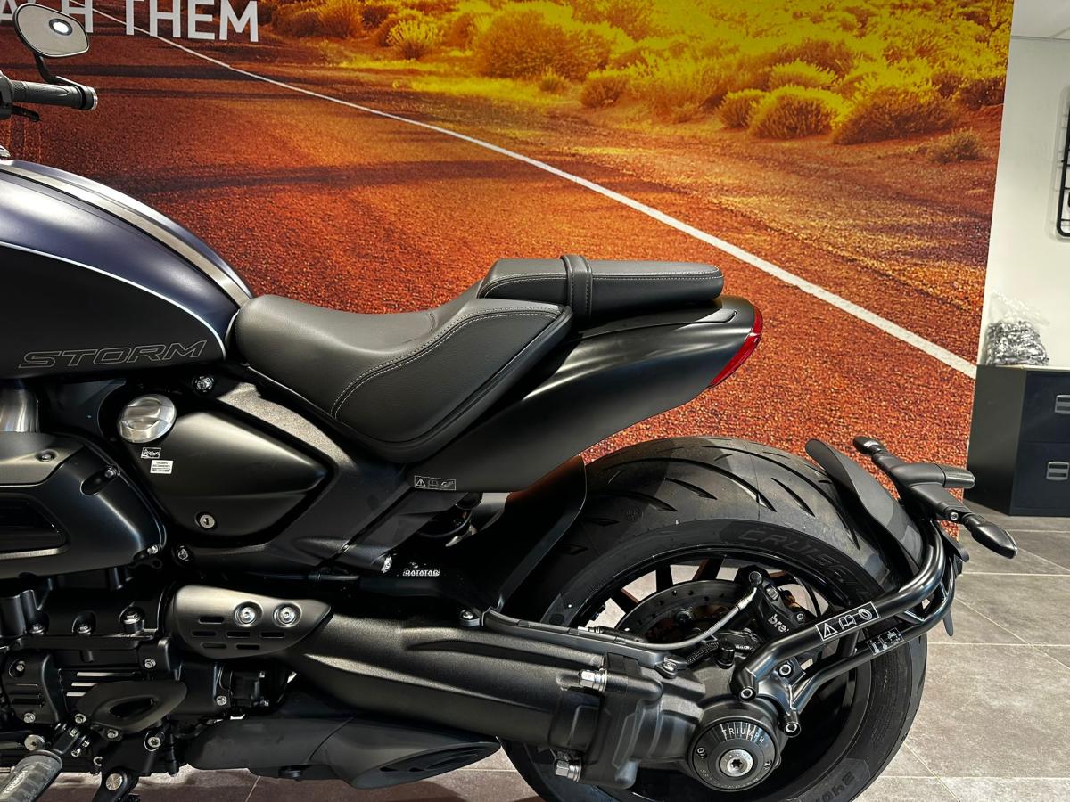 Triumph Rocket III Storm R - Image 8