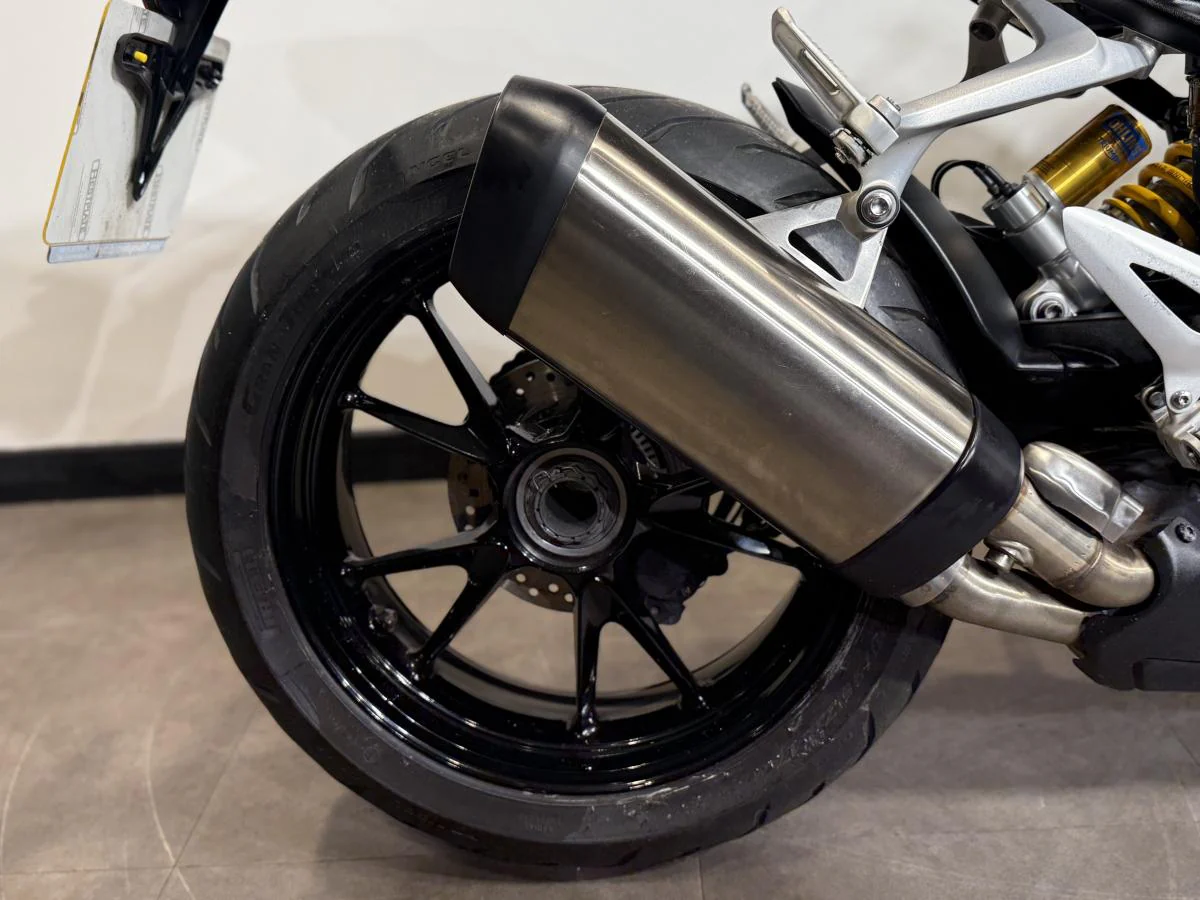 Triumph Speed Triple 1200 RR - Image 12