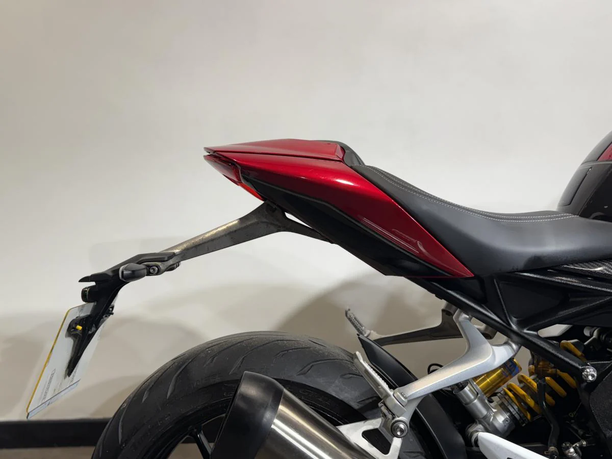 Triumph Speed Triple 1200 RR - Image 13