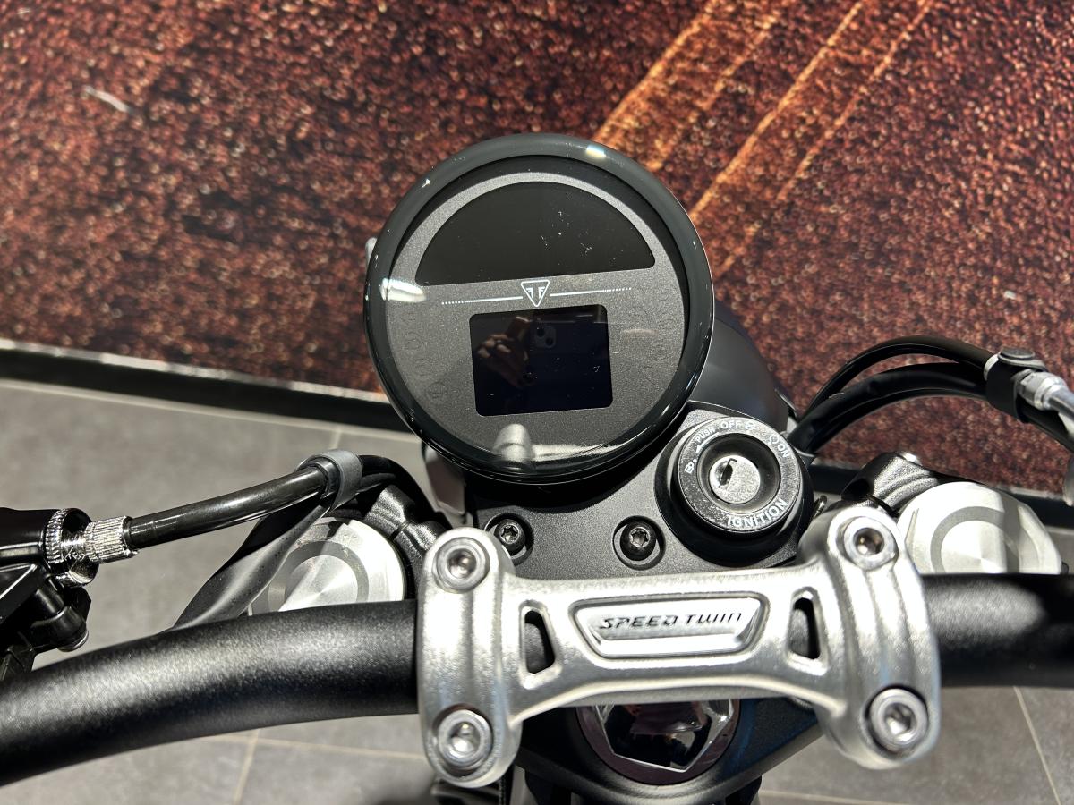 Triumph Speed Twin 900 - Image 27