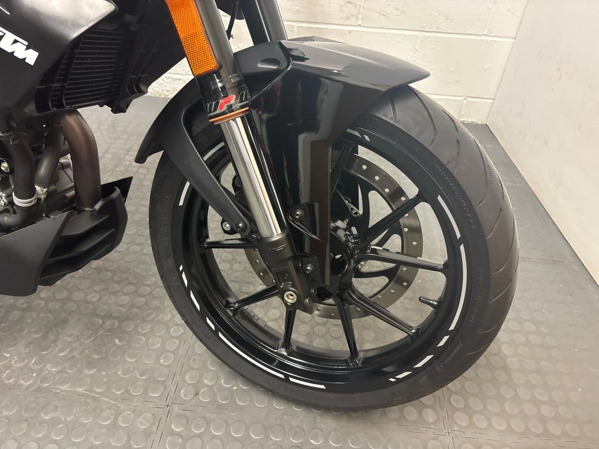 KTM 390 Duke 2023 - Image 29