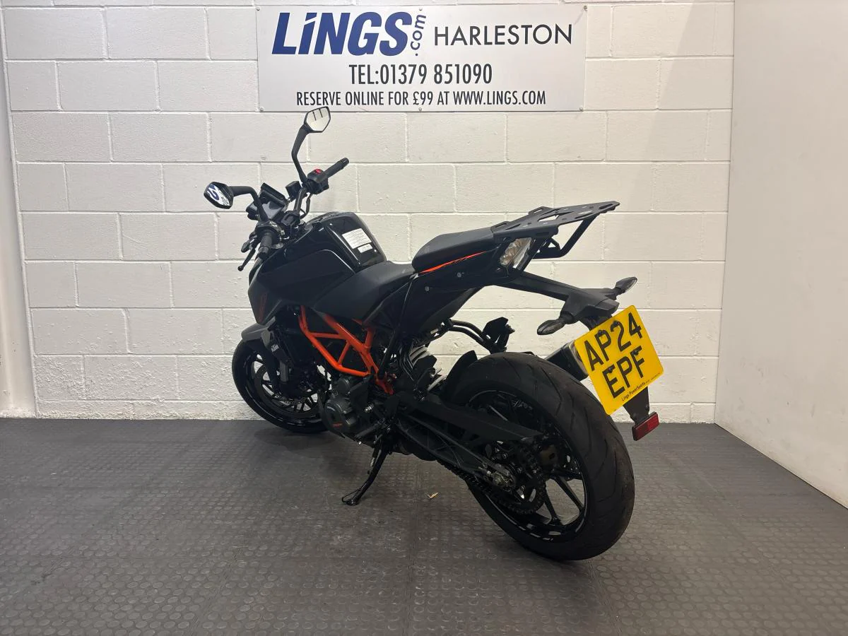 KTM 390 Duke 2023 - Image 3